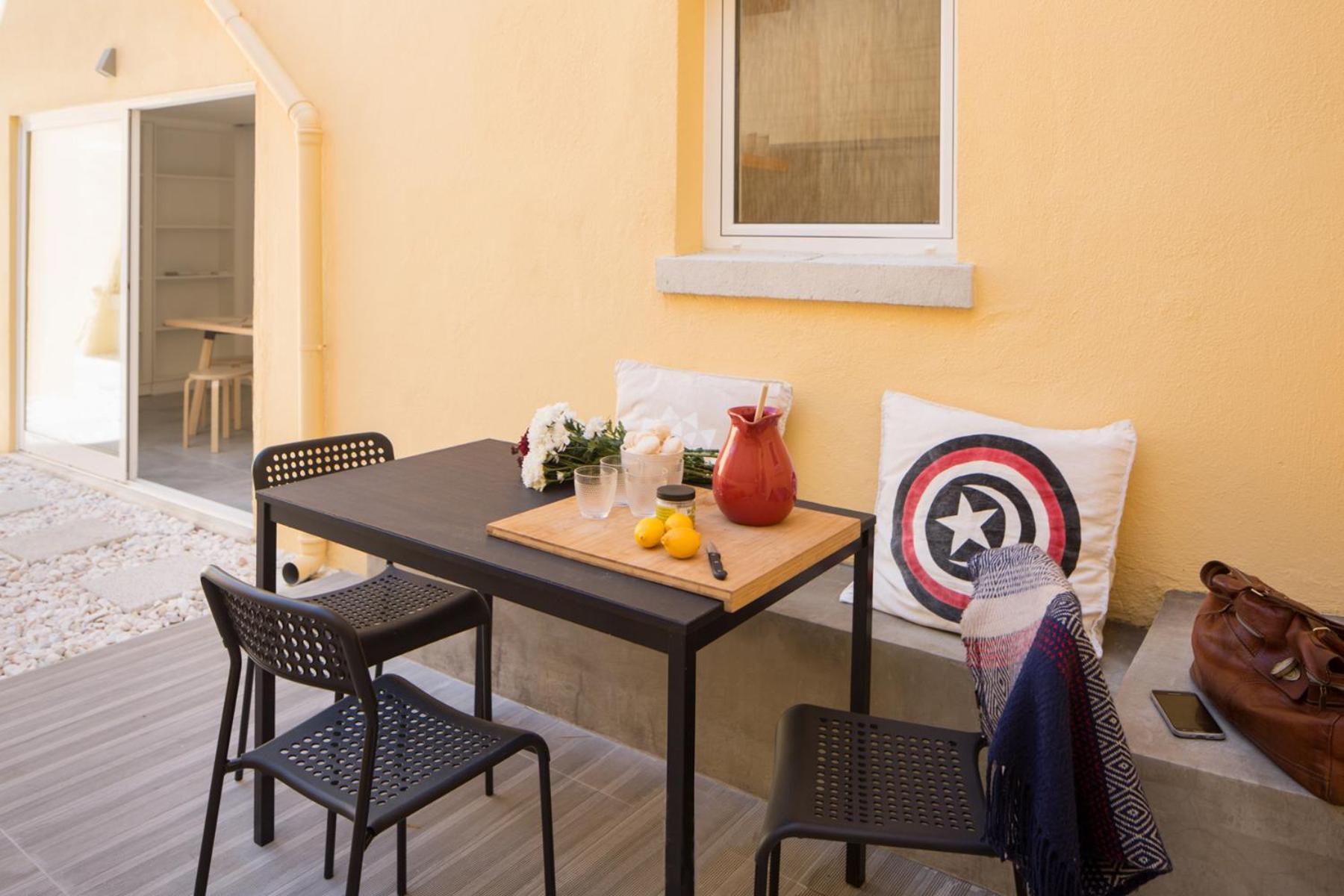 Apartamento Stylish With Private Patio By Lovelystay *